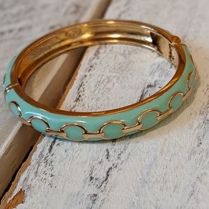 Premier Designs Pistachio clasp bracelet